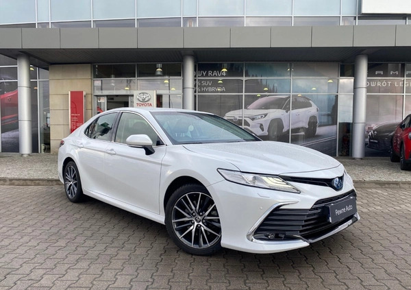 Toyota Camry cena 167500 przebieg: 18637, rok produkcji 2022 z Kalisz małe 596